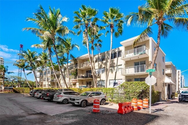 Building Photo - 1441 Lincoln Rd