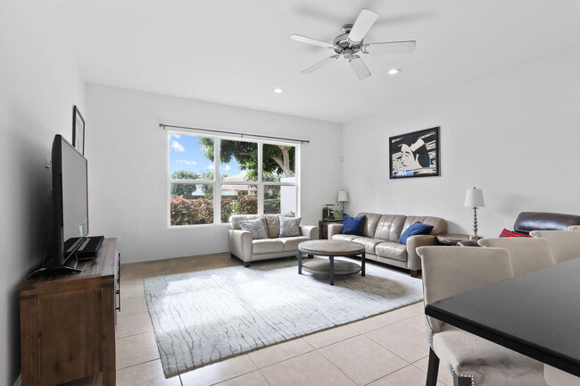 Building Photo - 143 Isle Verde Way