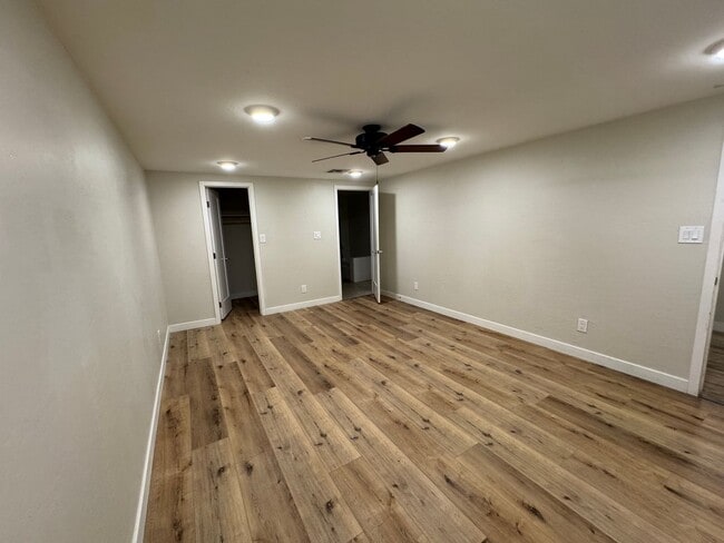 Building Photo - 4 bedroom basement home North Mesa