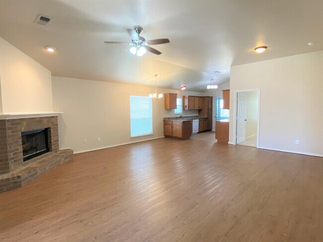 Building Photo - 2011 100th St