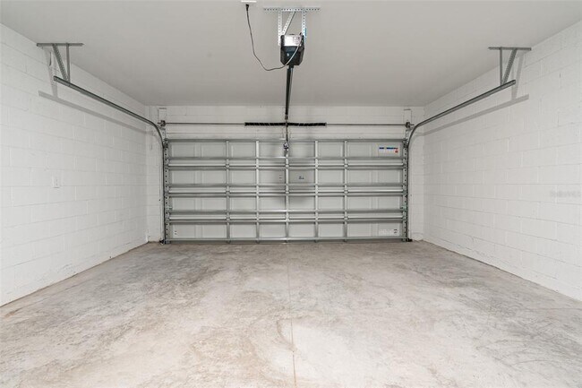 Building Photo - 3028 Namaste Dr