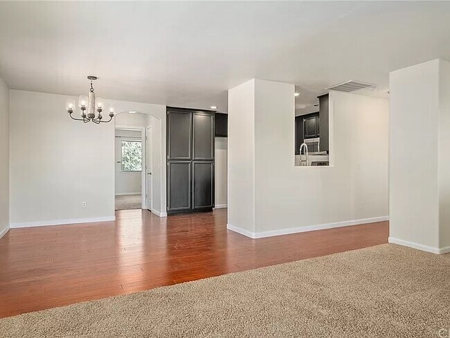 Building Photo - 833 Marlbank Pl