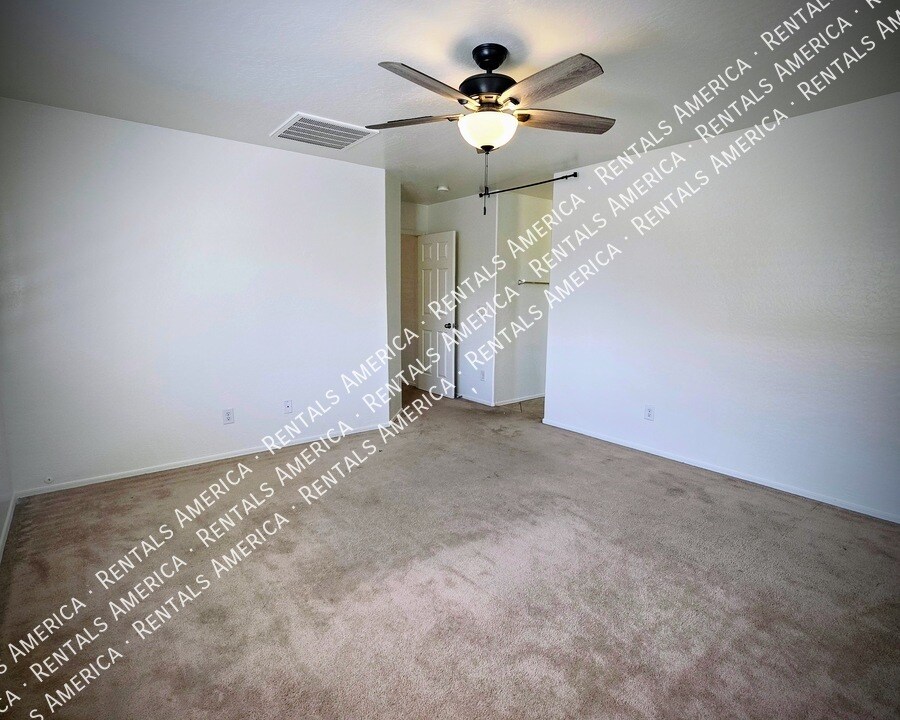 Building Photo - 2715 S Cupertino Dr