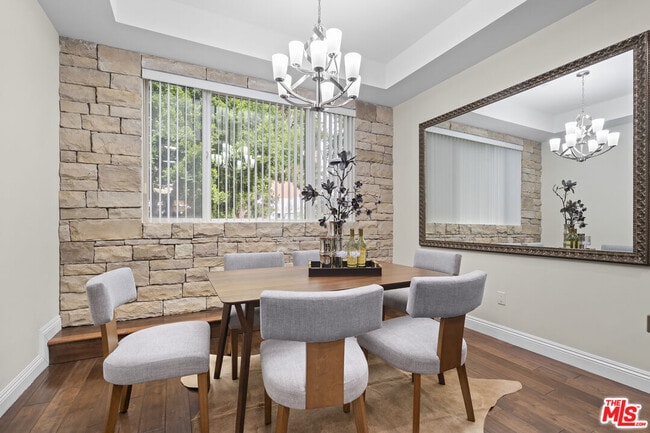 Building Photo - 4848 Wilshire Blvd