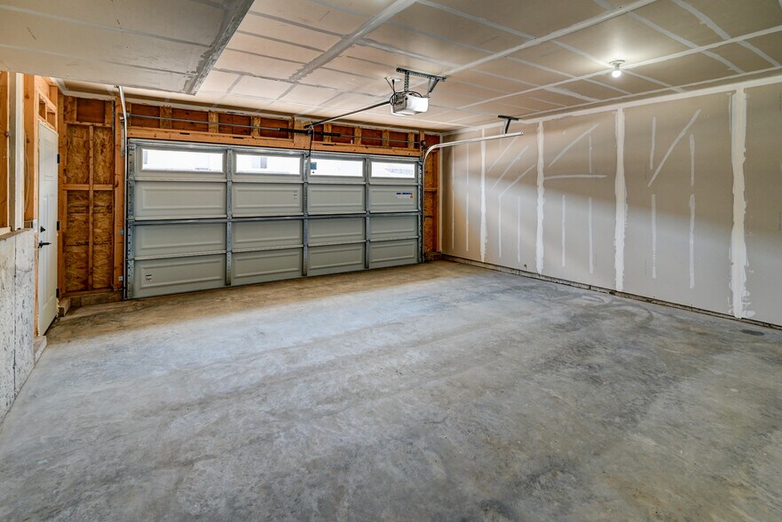 Building Photo - 4863 Lacy Rd