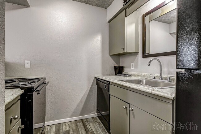 Fifty One Flats Kitchen - Fifty One Flats