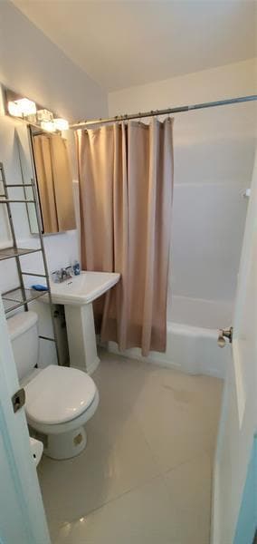 Building Photo - 1304 NE 16th Ave