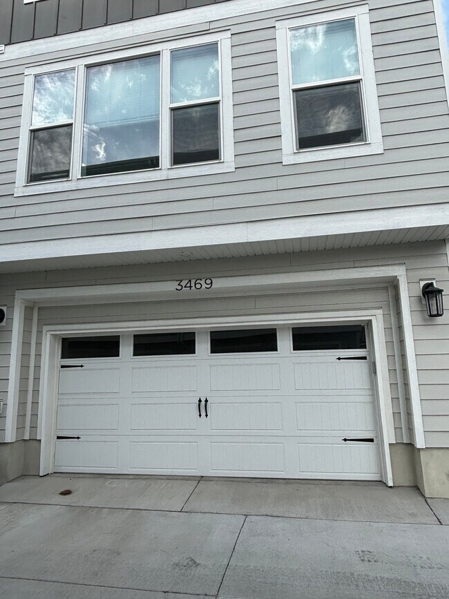 Building Photo - 3469 Arabella Ct