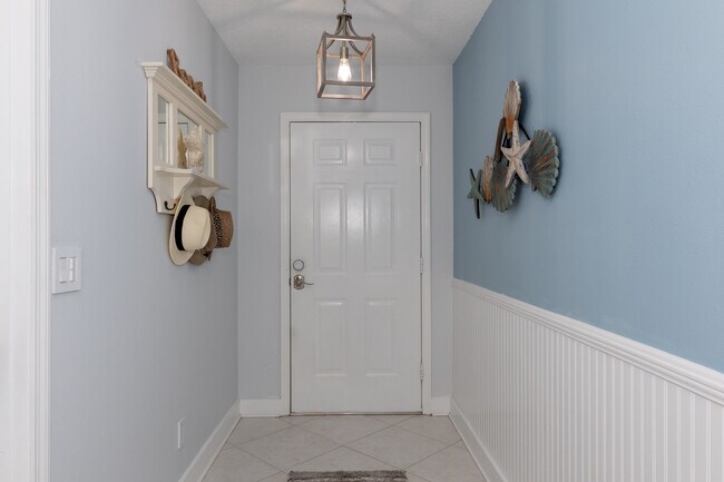Building Photo - 4949 N Highway A1A