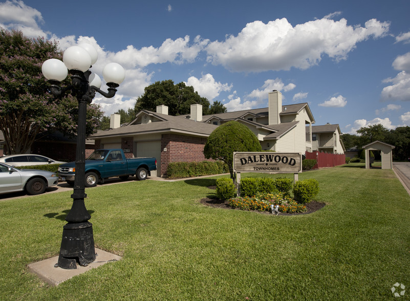 Primary Photo - Dalewood Townhomes