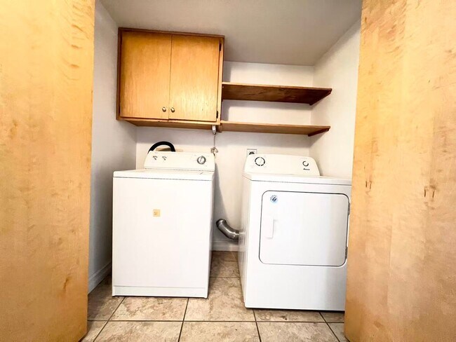 Building Photo - 4069 Nook Way