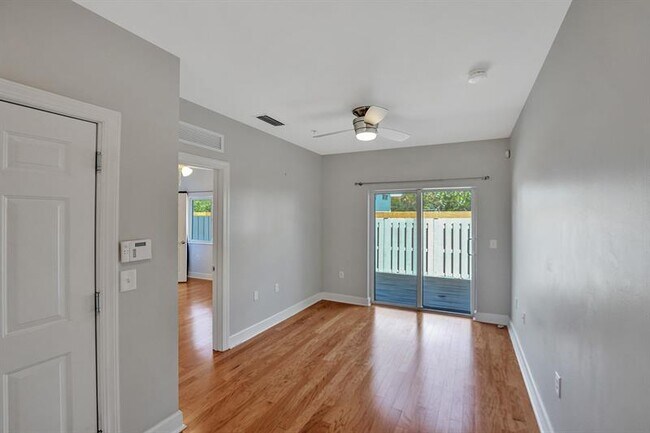 Building Photo - 1861 Coral Heights Blvd