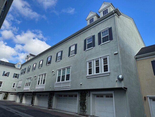 Building Photo - 4486 Chancery Ln