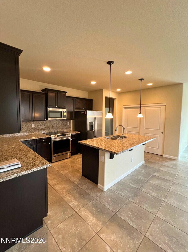 Building Photo - 7075 Diversey Dr