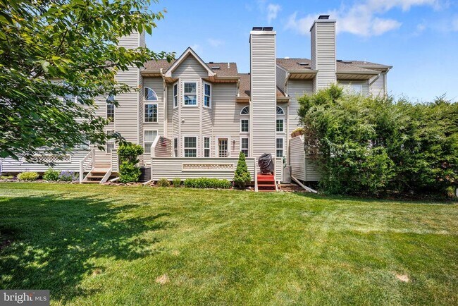 Building Photo - 410 Fairview Way