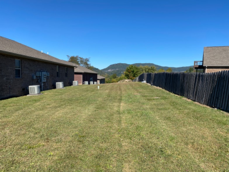 Building Photo - 211 Old Jacksboro Pike