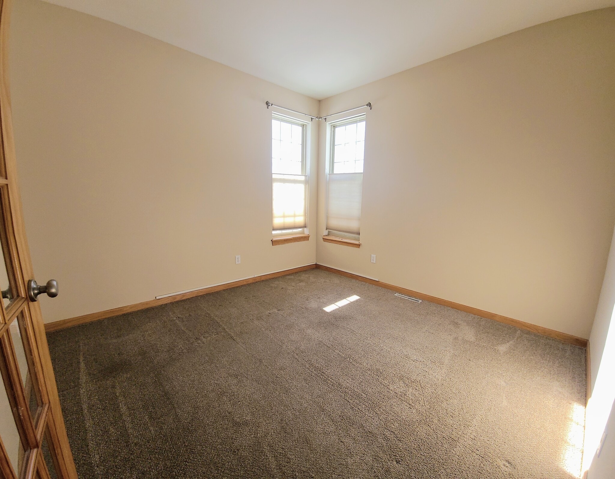 Building Photo - 1805 Deer Path