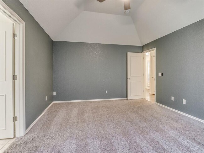 Building Photo - 3028 Weymouth Way