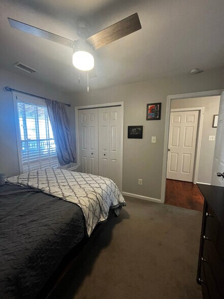 Building Photo - 1112 Bonfield Ct