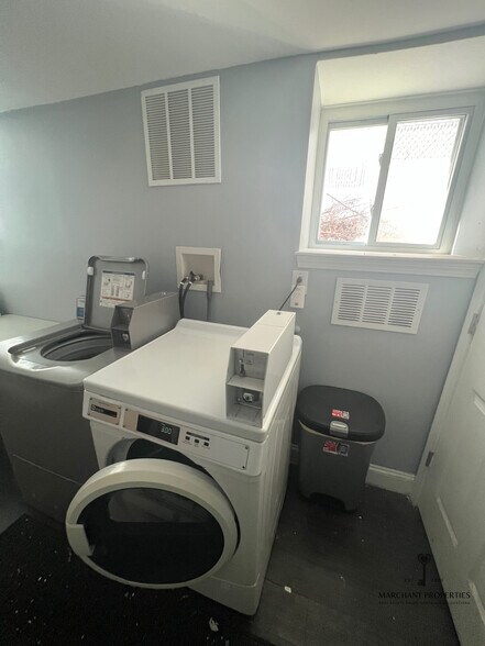 Building Photo - 7 Denby Rd