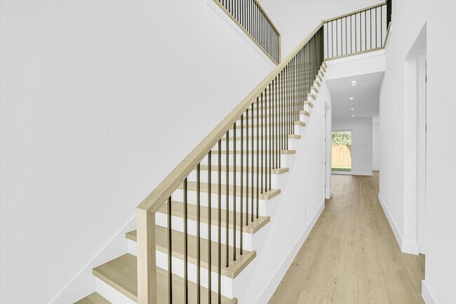 Building Photo - 1711 Nomas St