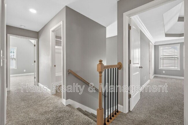 Building Photo - 191 Sambar Dr
