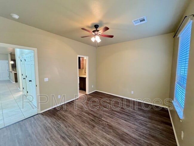 Building Photo - 175 Bison Ct Way