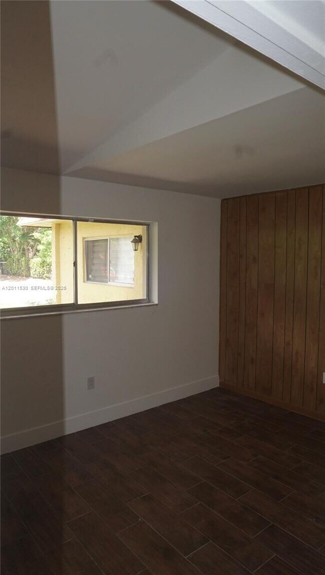 Building Photo - 10722 La Placida Dr