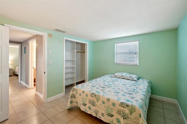 Building Photo - 5102 Blue Heron Dr