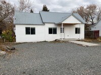 Building Photo - 547 E Hickory St