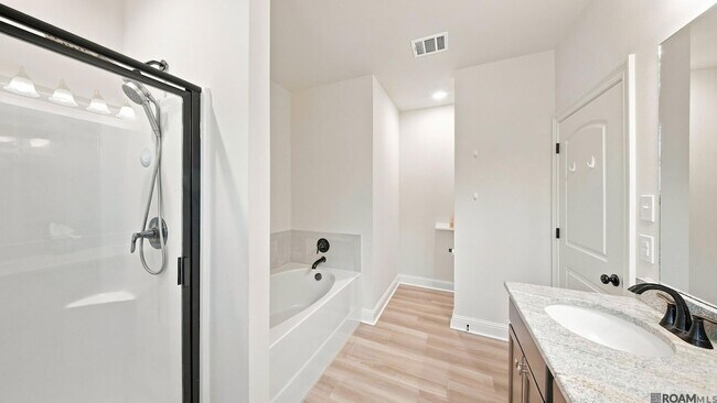 Building Photo - 7211 Kenilworth Crossing Ave