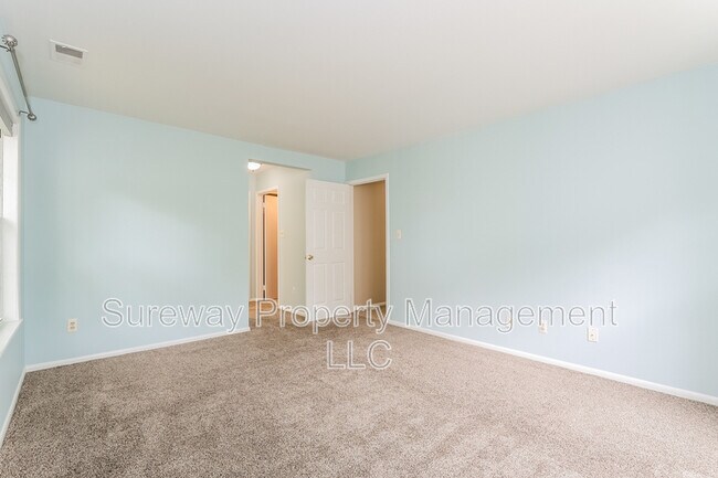 Building Photo - 108 Lowell Ct