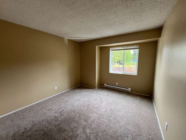 Building Photo - Condo Unit in Kent Available Now!