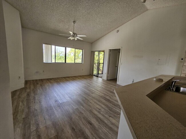 Building Photo - 2445 SW 18th Terrace