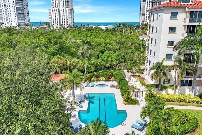 Building Photo - 8720 Bay Colony Dr