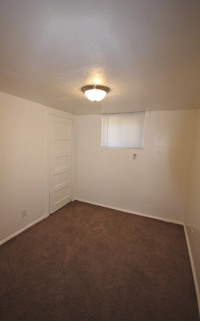 Building Photo - 2 Bedroom Apartment South of BYU Campus!
