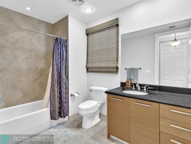 Building Photo - 4444 El Mar Dr