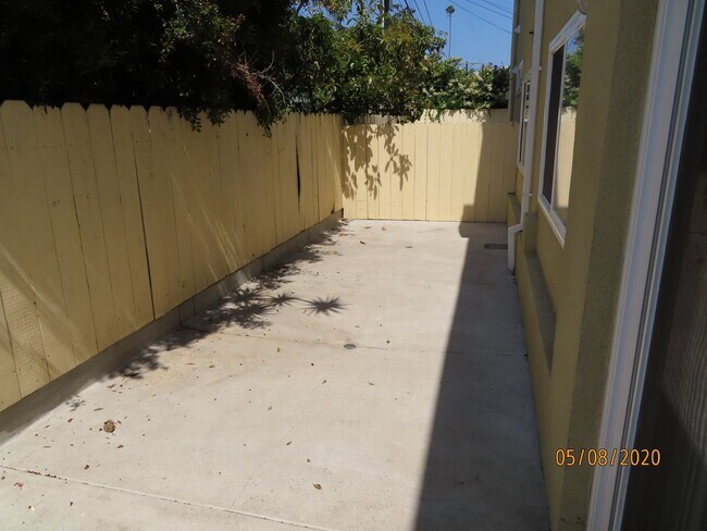 Building Photo - Delightful One Bedroom Condo in Pacific Beach