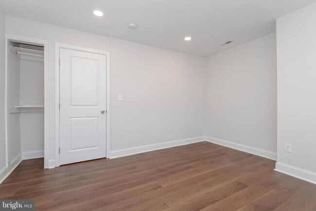 Building Photo - 508 N Linwood Ave