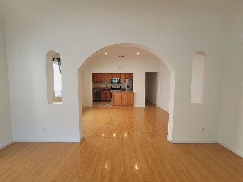 Building Photo - 3933 Woolwine Dr
