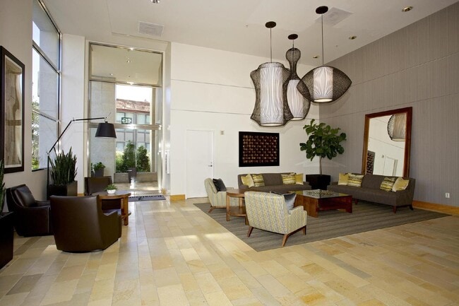 Building Photo - Luxurious 17th-Floor Renaissance Condo with Stunning City Views