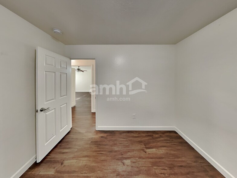 Building Photo - 2315 S Ananea