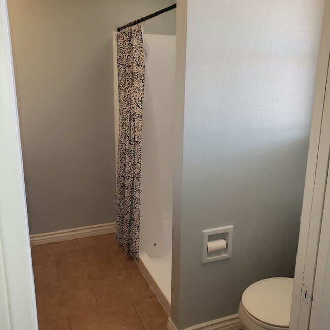 Building Photo - 13980 Mission St