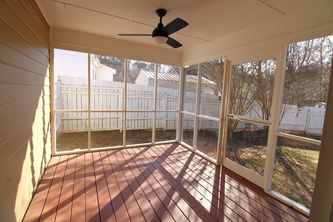 Building Photo - Awesome 3 bedroom home in a great area!