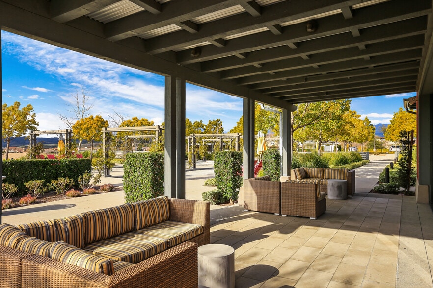 Building Photo - 1100 Lasso Way