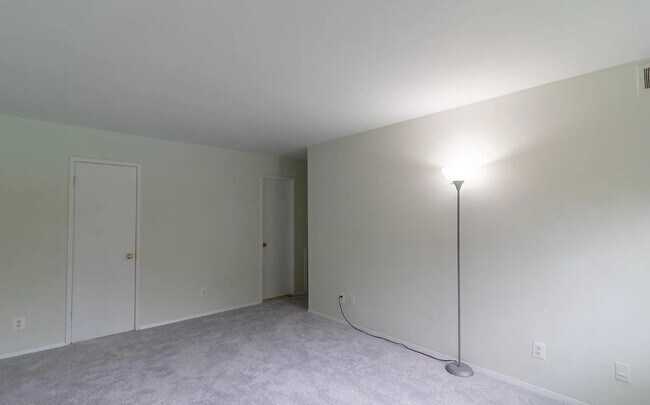 Master bedroom - walk-in closet and en-suite bath - 12730 Veirs Mill Rd