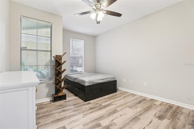 Building Photo - 860 N Orange Ave