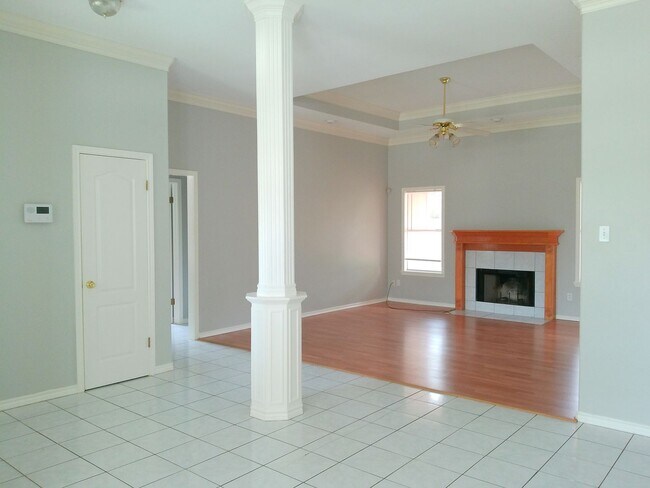 Building Photo - 6117 Jessica Dr