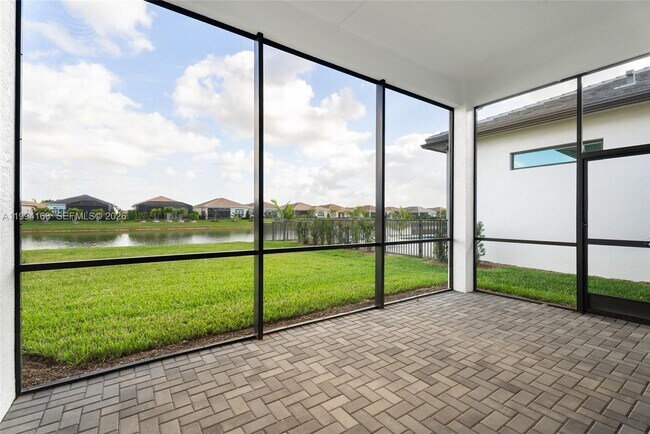 Building Photo - 11267 SW Pietra Wy