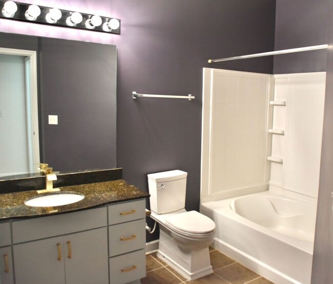 Building Photo - Asheville Condo Rental w/ Garage!
